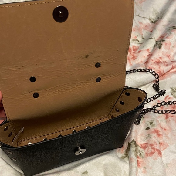 Elegant Black Handbag - Picture 4 of 4